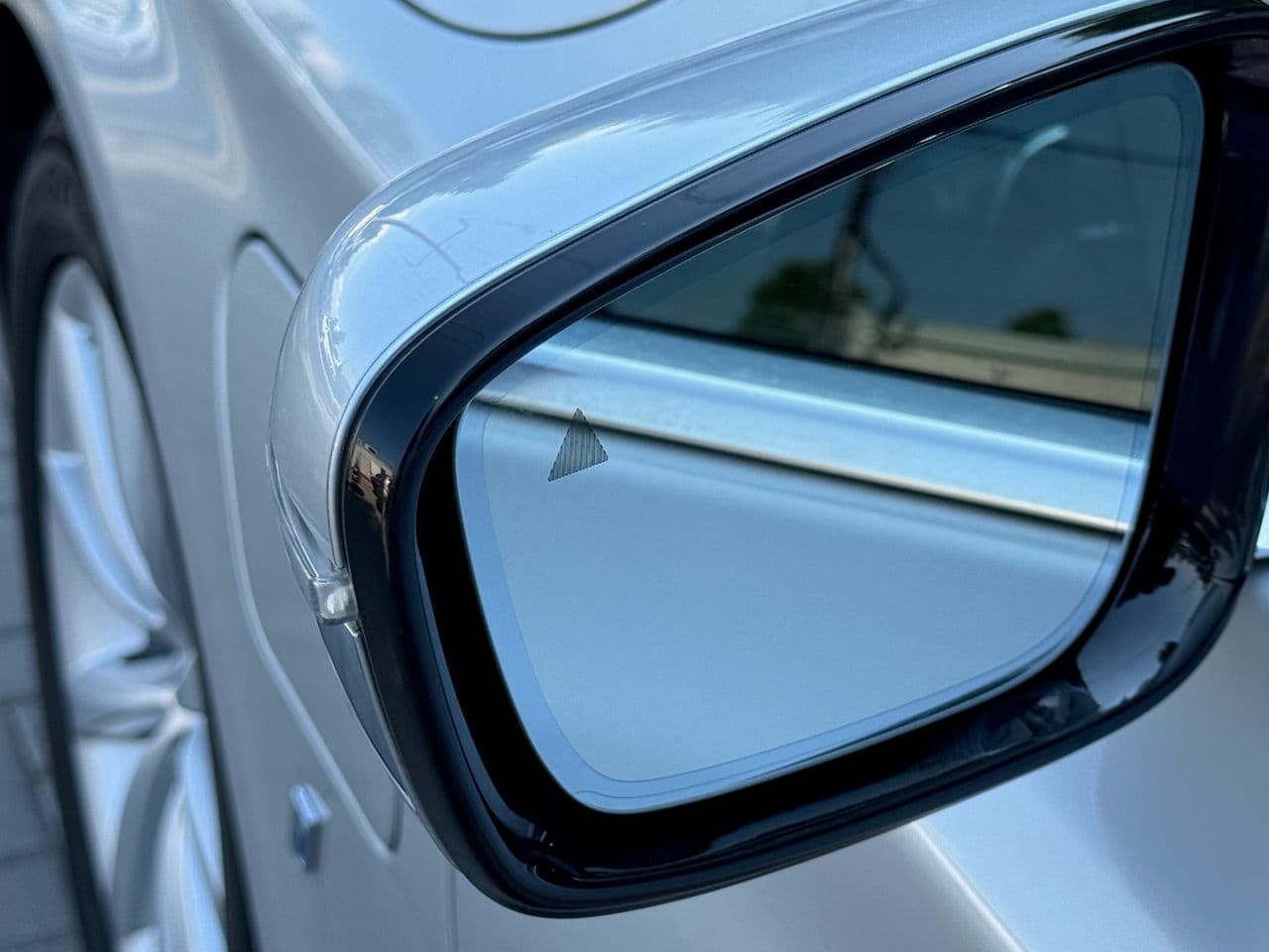 BMW 740e 2017 — Миниатюра 6