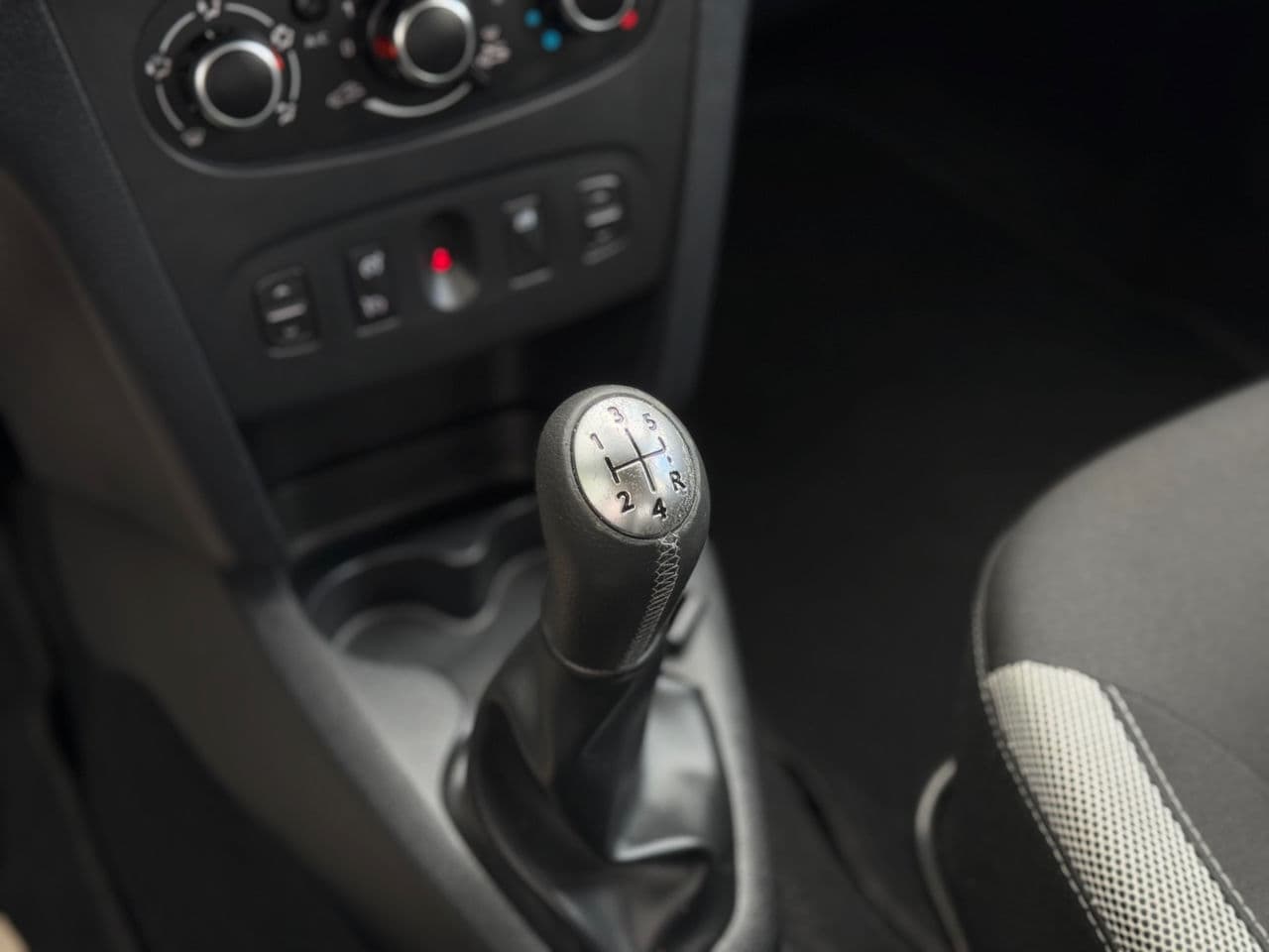 Dacia Sandero Stepway 2019 — Миниатюра 12