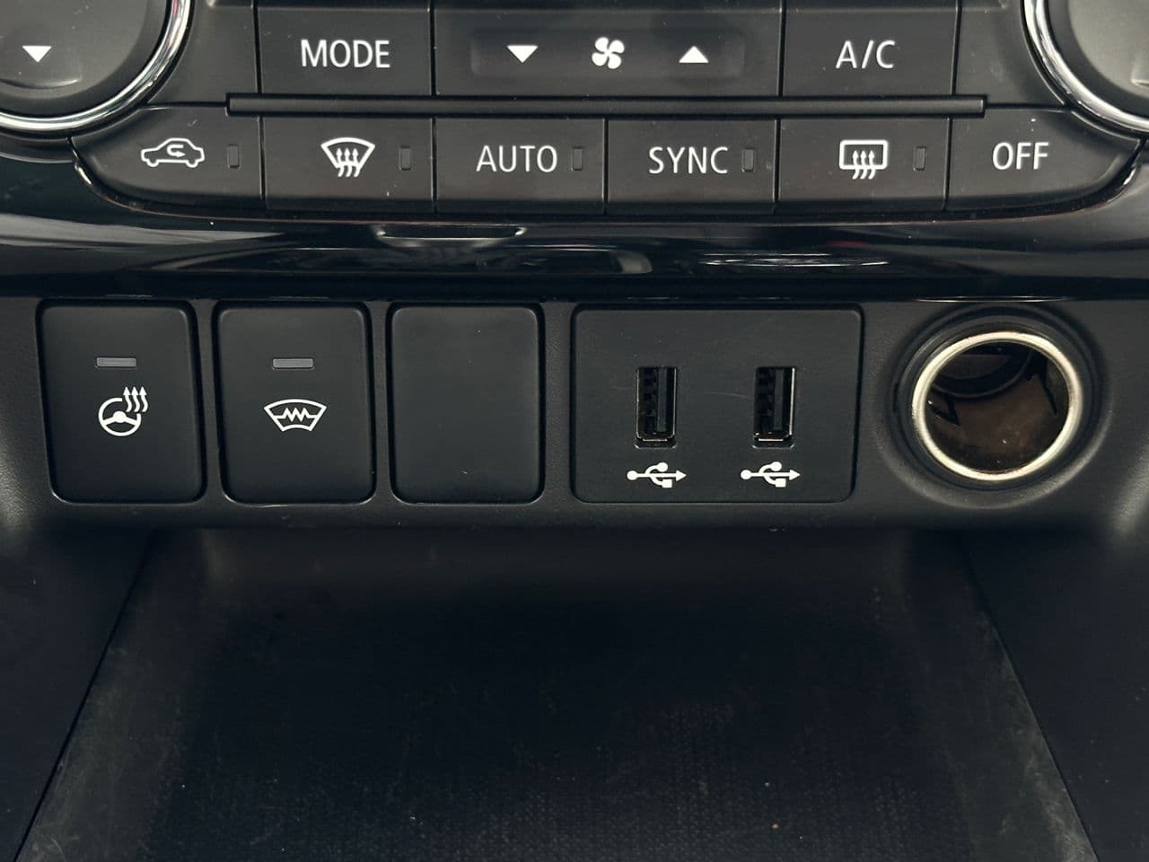 Mitsubishi Eclipse Cross 2023 — Миниатюра 12