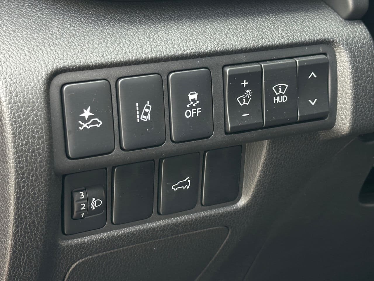 Mitsubishi Eclipse Cross 2023 — Миниатюра 13