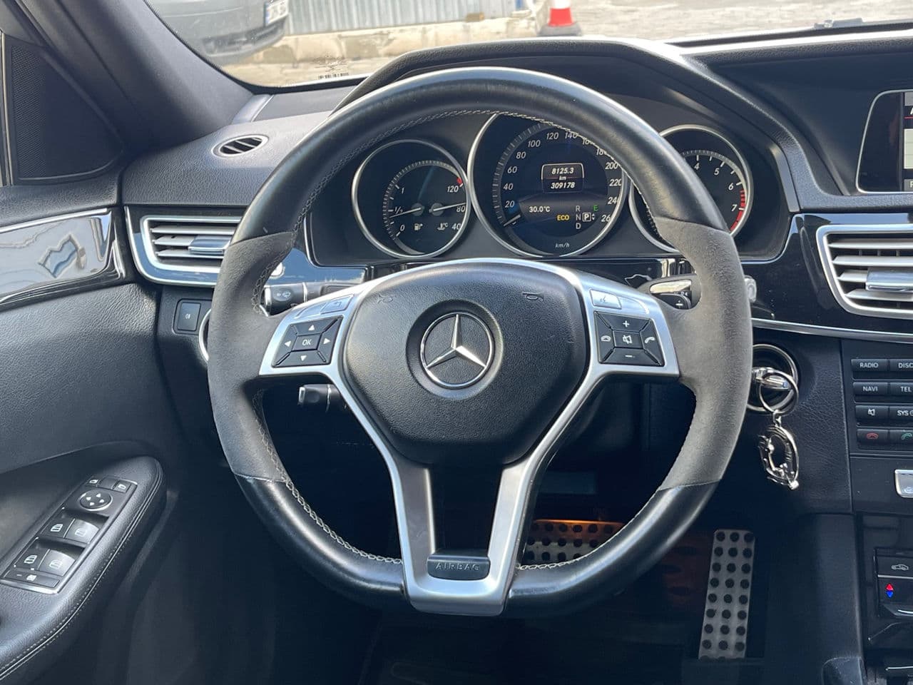 Mercedes E 200 2013 — Миниатюра 6