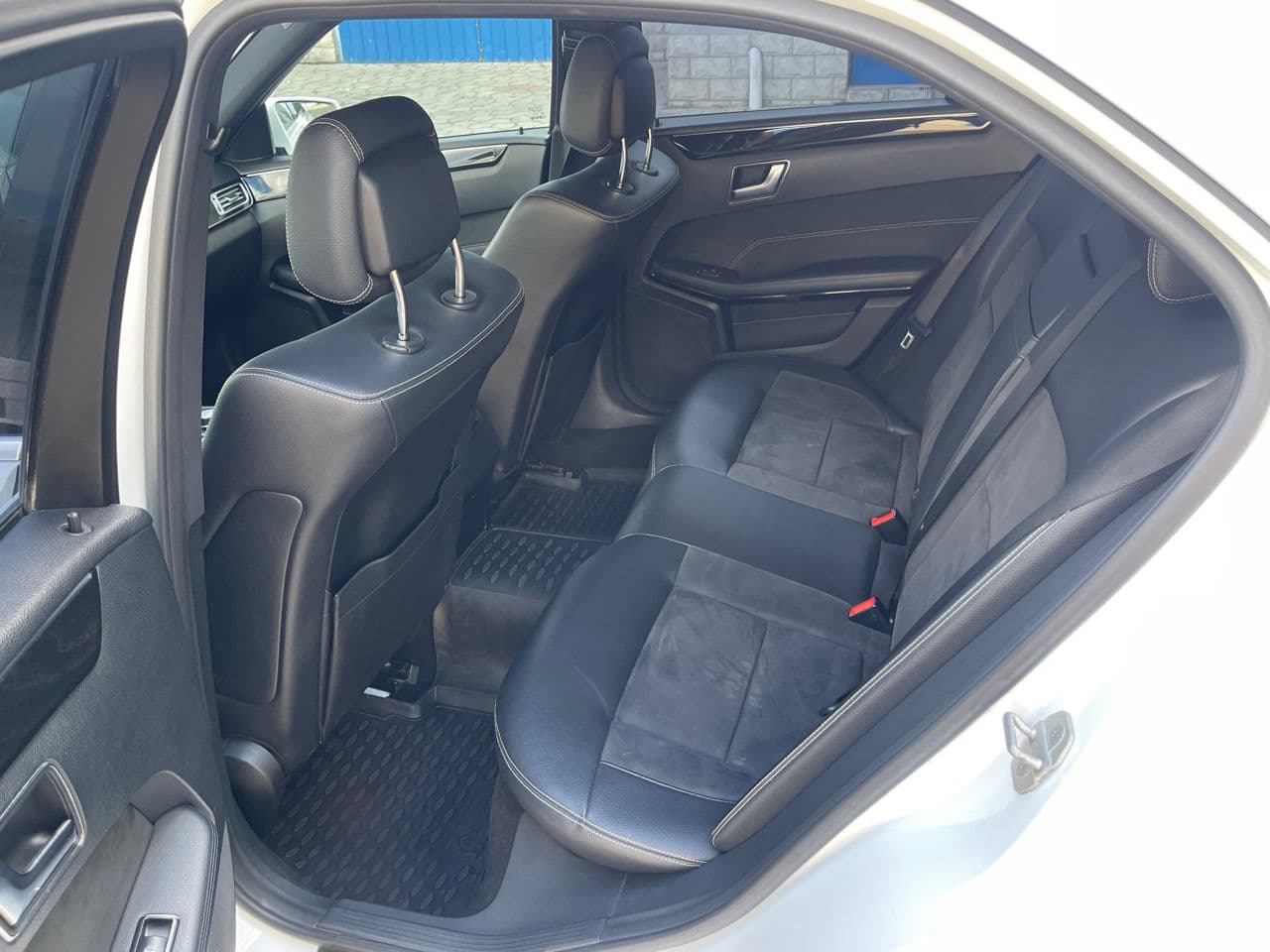 Mercedes E 200 2013 — Миниатюра 16