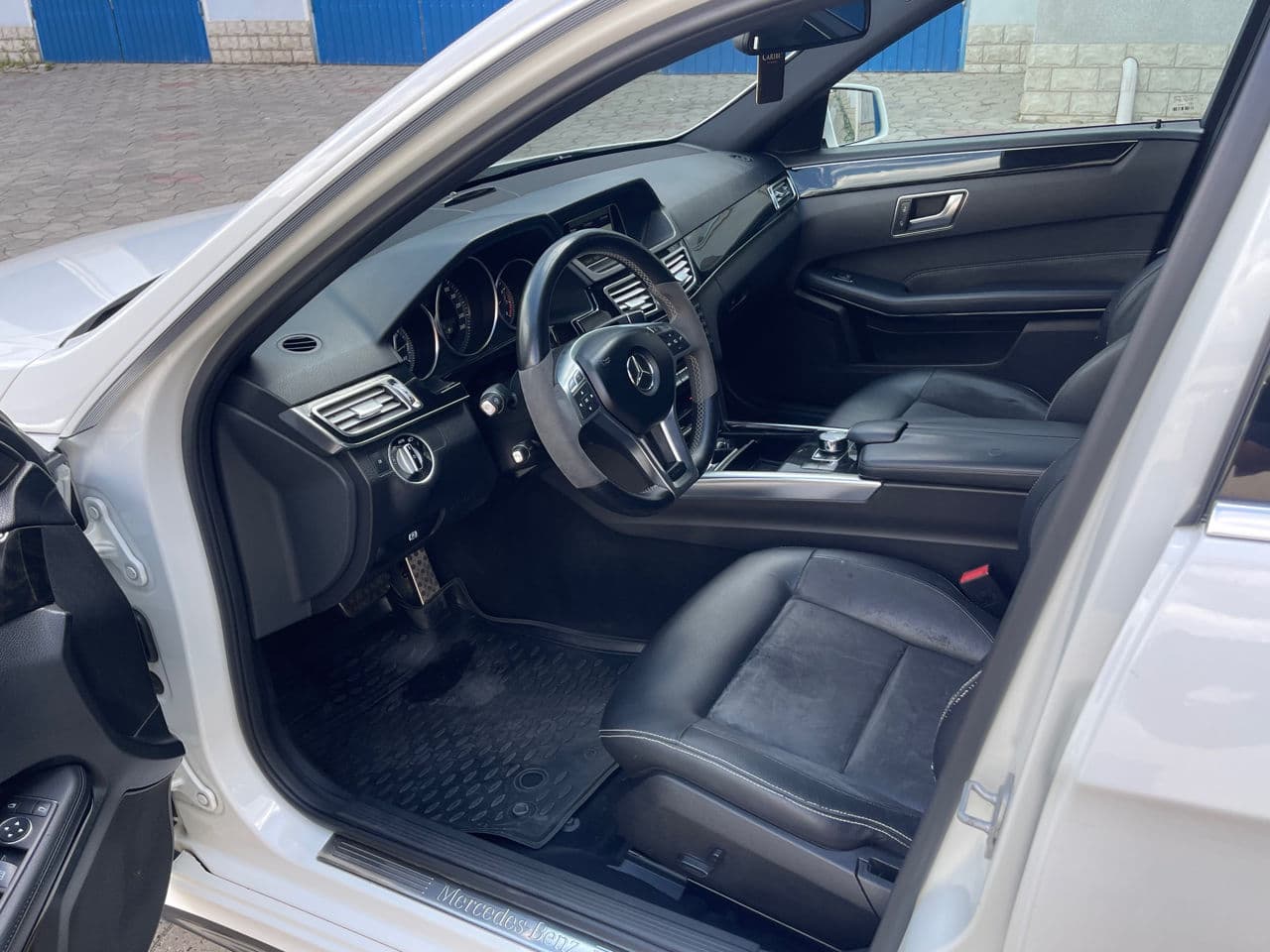 Mercedes E 200 2013 — Миниатюра 13