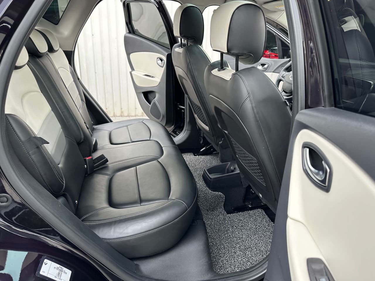 Renault Captur 2018 — Миниатюра 18