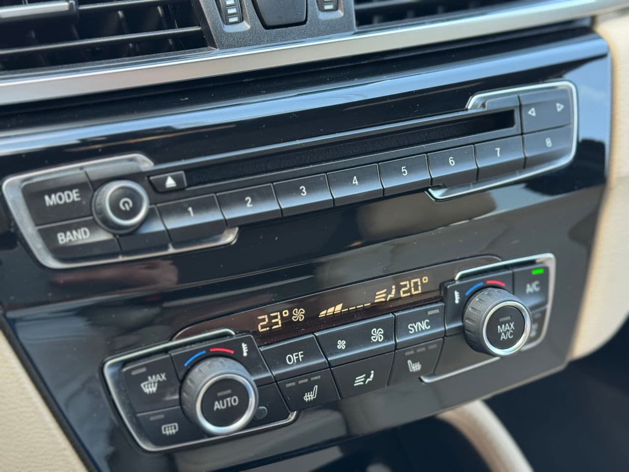 2016 BMW X1 2.8i — Miniatură 16