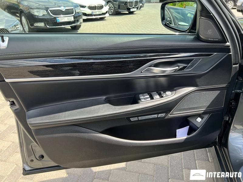 BMW 740 2016 — Миниатюра 7