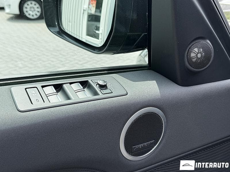Land Rover Discovery 2017 — Миниатюра 18