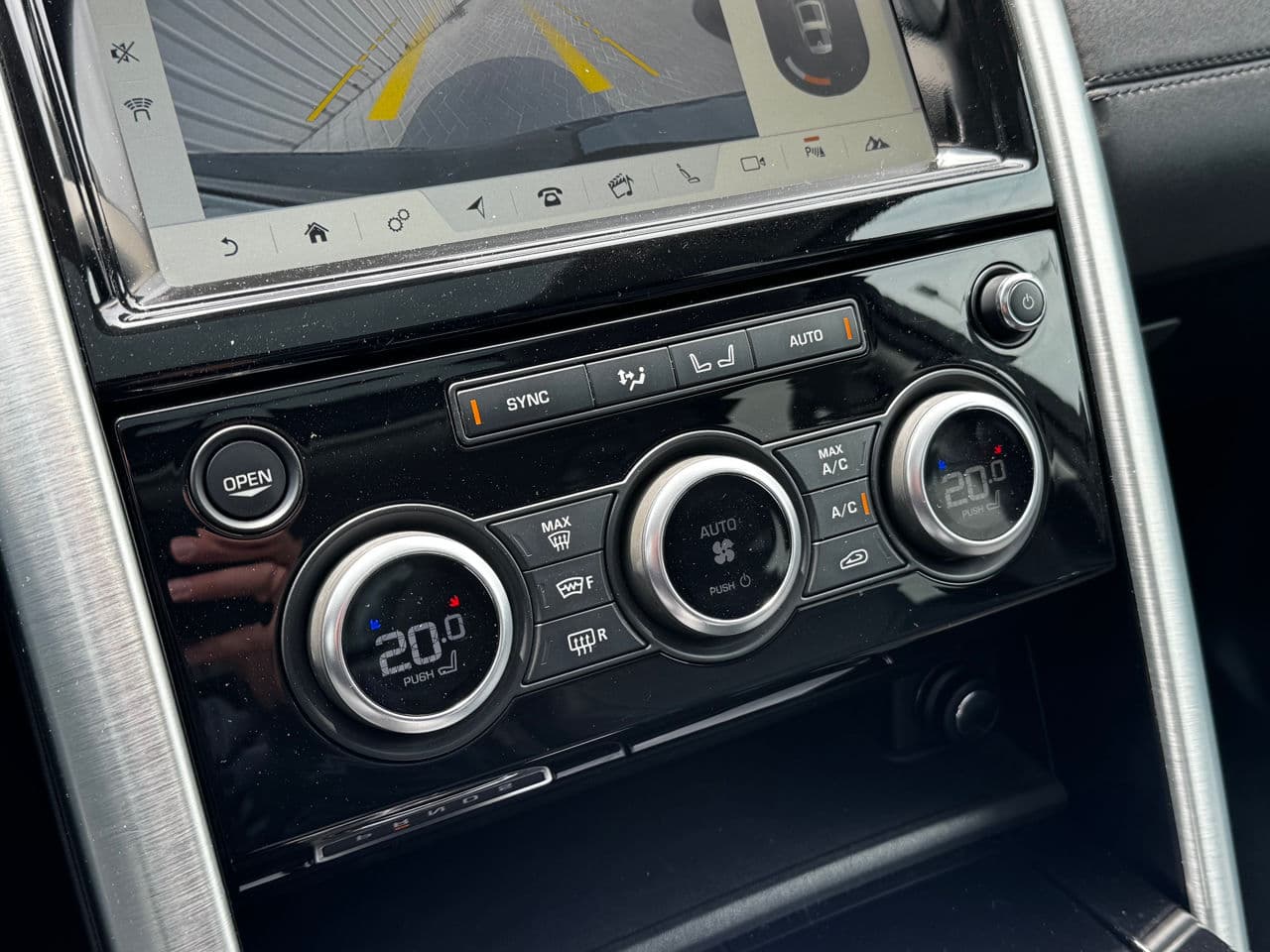 Land Rover Discovery 2017 — Миниатюра 11