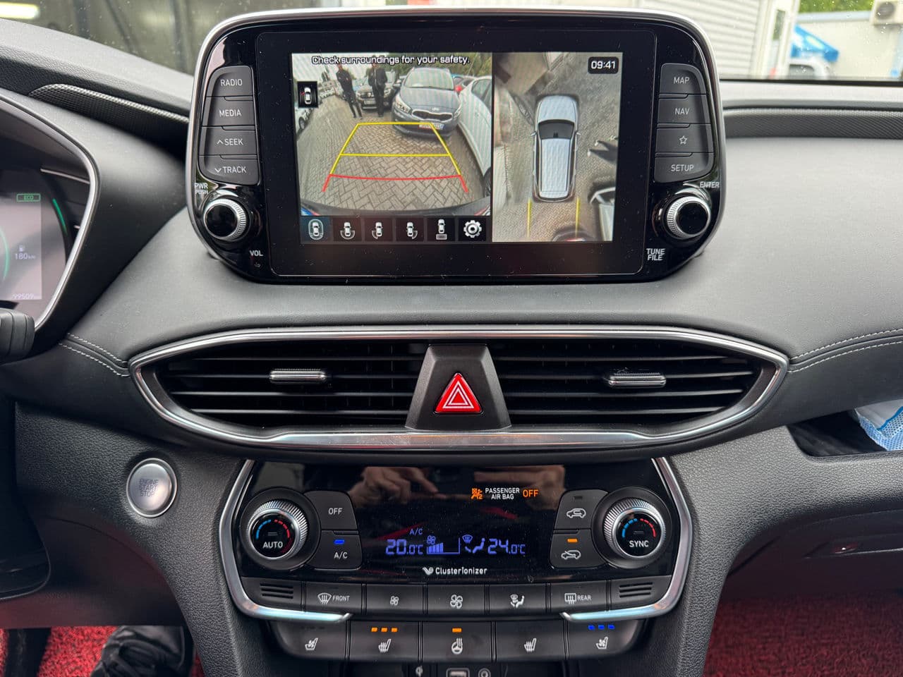 Hyundai Santa Fe 2019 — Миниатюра 10