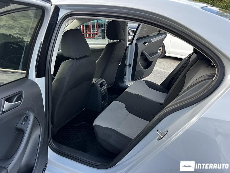 2017 Volkswagen Jetta — Miniatură 7