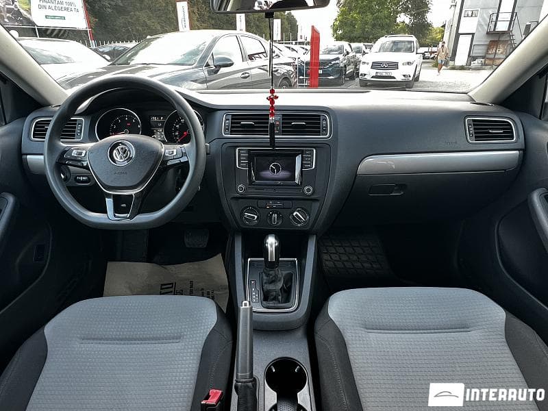 2017 Volkswagen Jetta — Miniatură 10