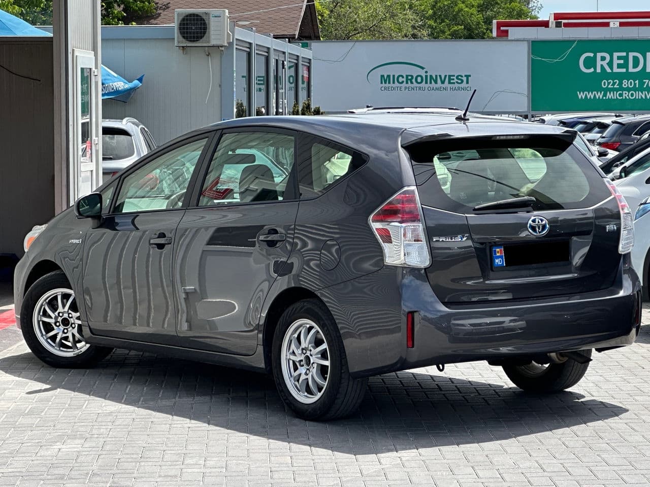 Toyota Prius Plus / V 2017 — Миниатюра 4