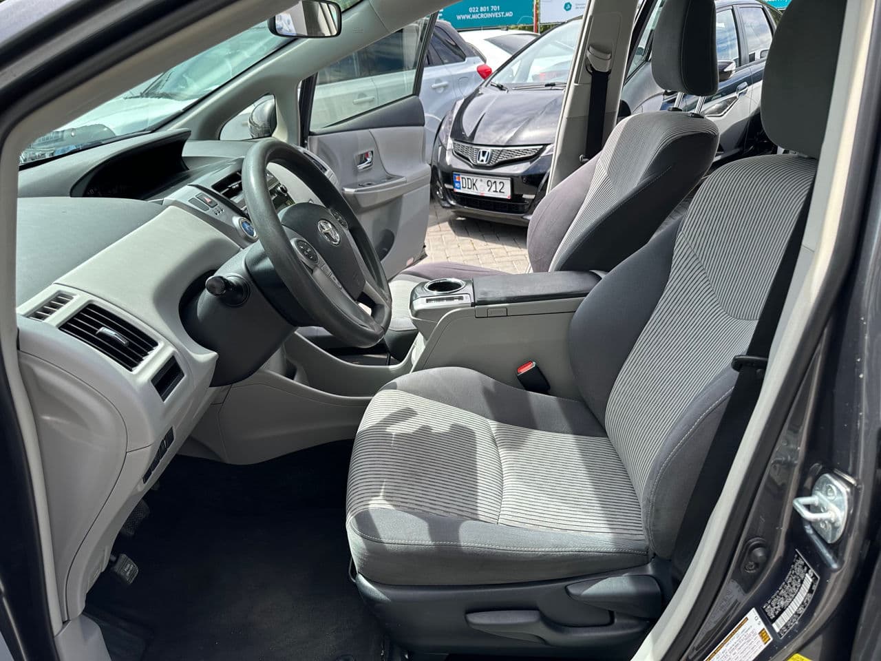 Toyota Prius Plus / V 2017 — Миниатюра 6