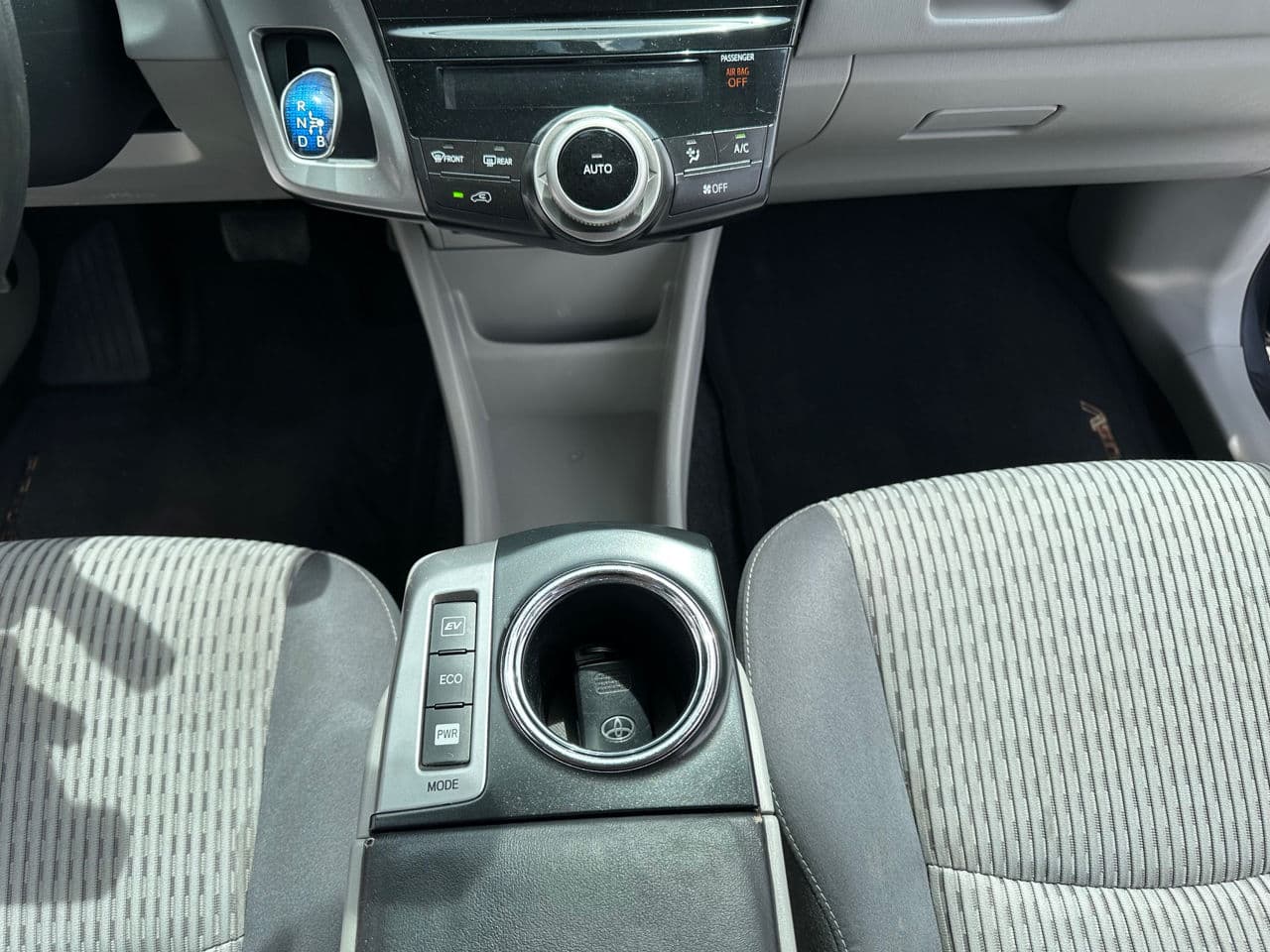 Toyota Prius Plus / V 2017 — Миниатюра 12