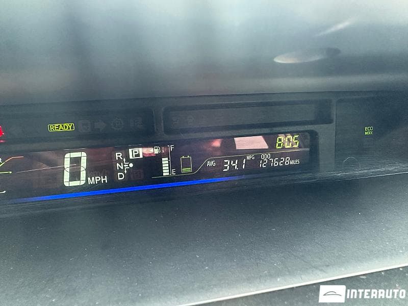 Toyota Prius Plus / V 2017 — Миниатюра 9