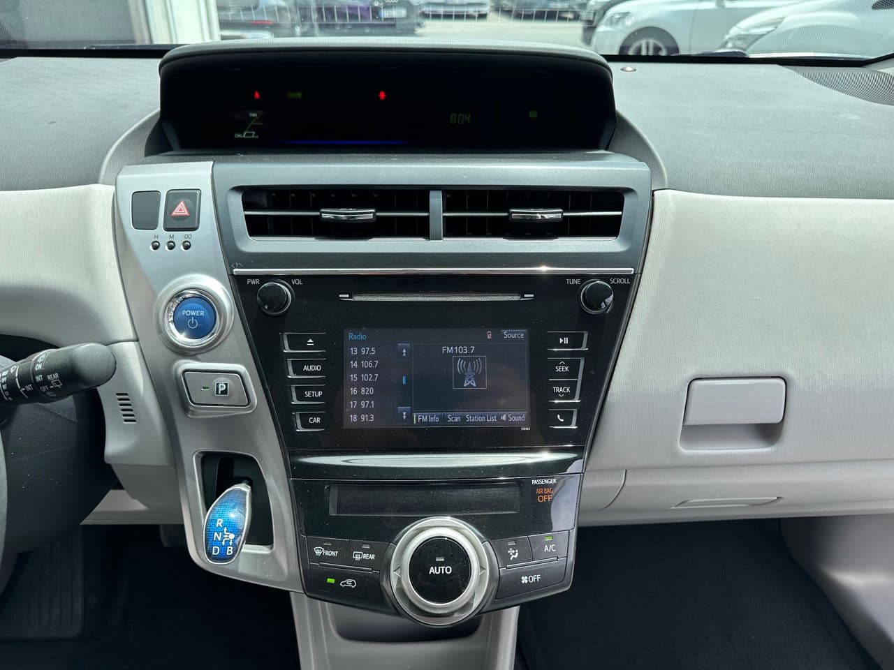 Toyota Prius Plus / V 2017 — Миниатюра 11
