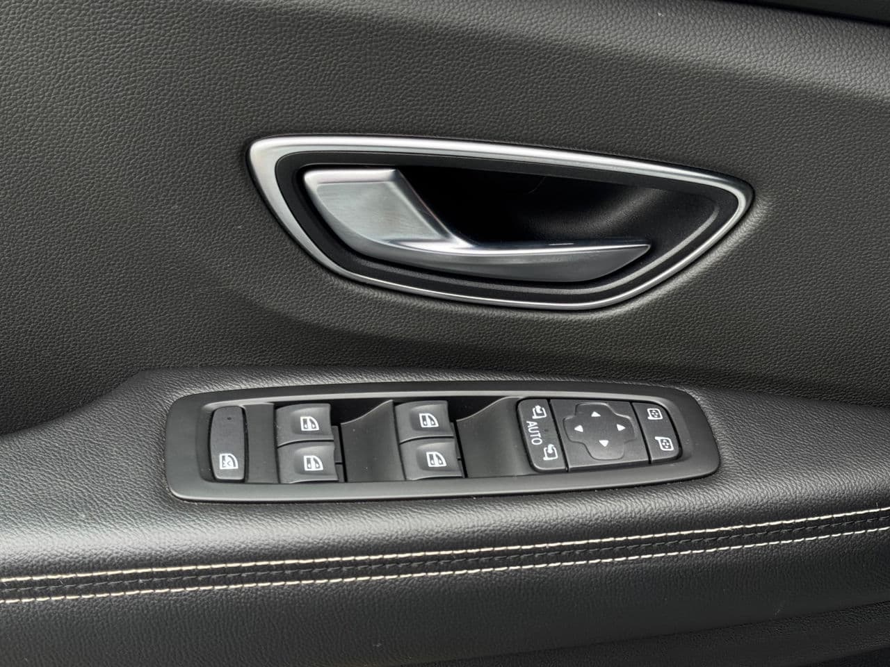 Renault Grand Scenic 2017 — Миниатюра 12