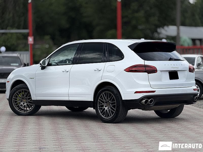 Porsche Cayenne S Hybrid 2017 — Миниатюра 3