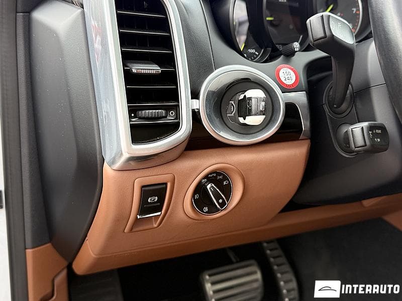 Porsche Cayenne S Hybrid 2017 — Миниатюра 12