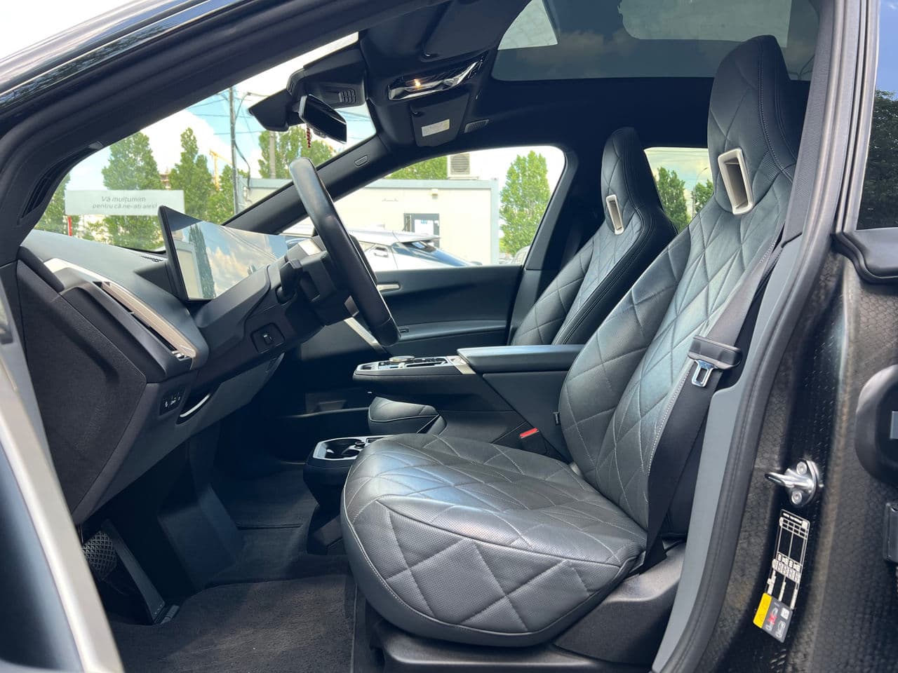BMW iX M60 2022 — Миниатюра 8
