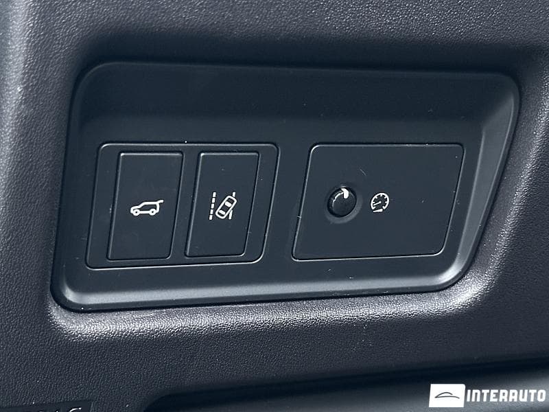 Land Rover Discovery Sport 2017 — Миниатюра 17