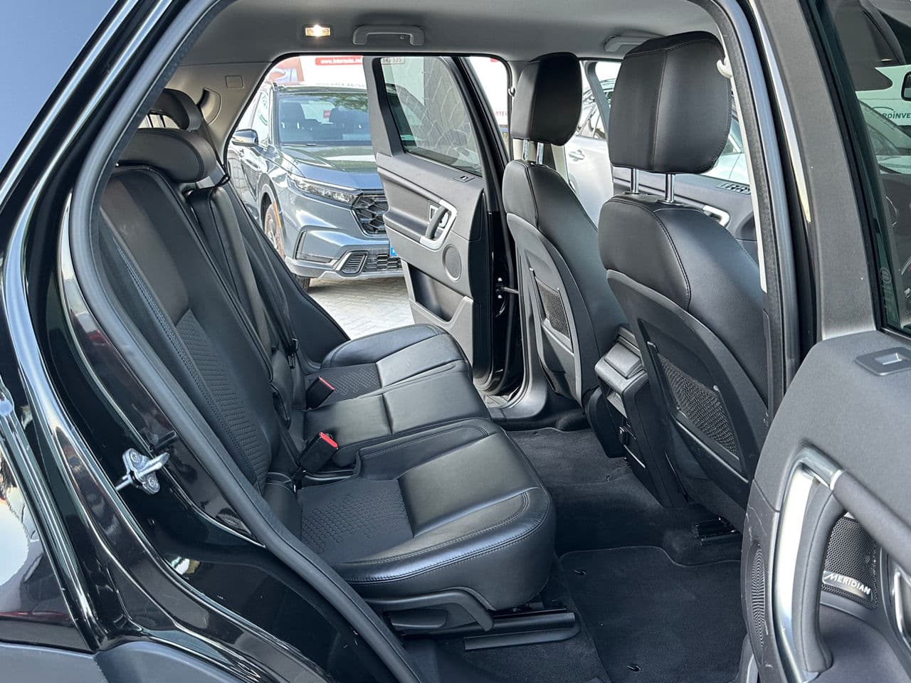 Land Rover Discovery Sport 2017 — Миниатюра 13