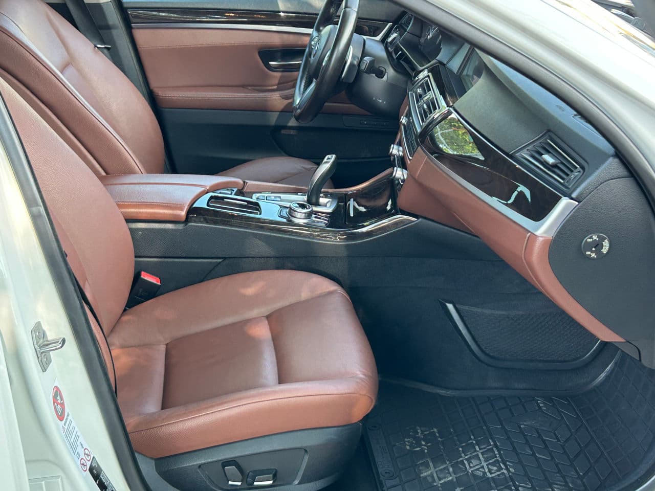 BMW 520 2012 — Миниатюра 17