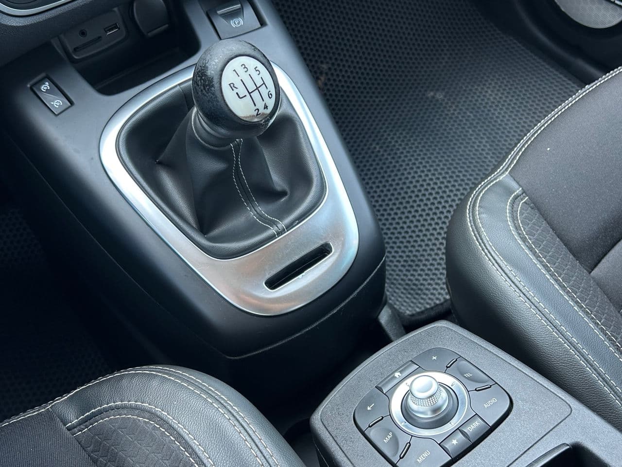 Renault Grand Scenic 2014 — Миниатюра 14
