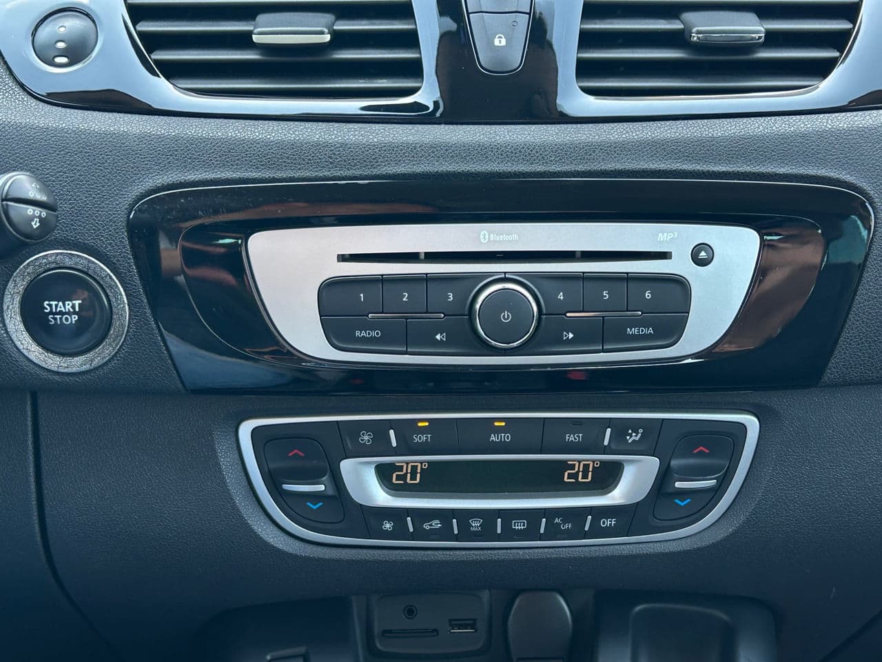 Renault Grand Scenic 2014 — Миниатюра 15