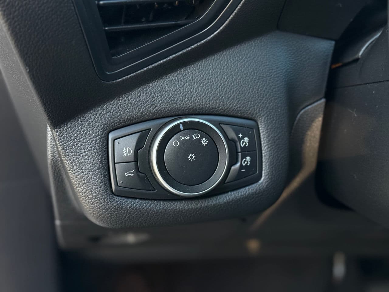Ford Escape 2018 — Миниатюра 8