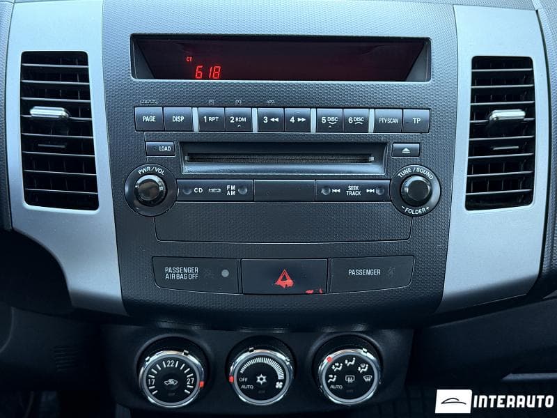 Mitsubishi Outlander XL 2011 — Миниатюра 12