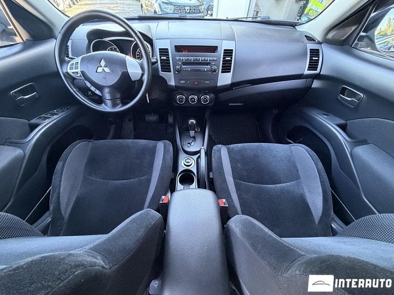 Mitsubishi Outlander XL 2011 — Миниатюра 8