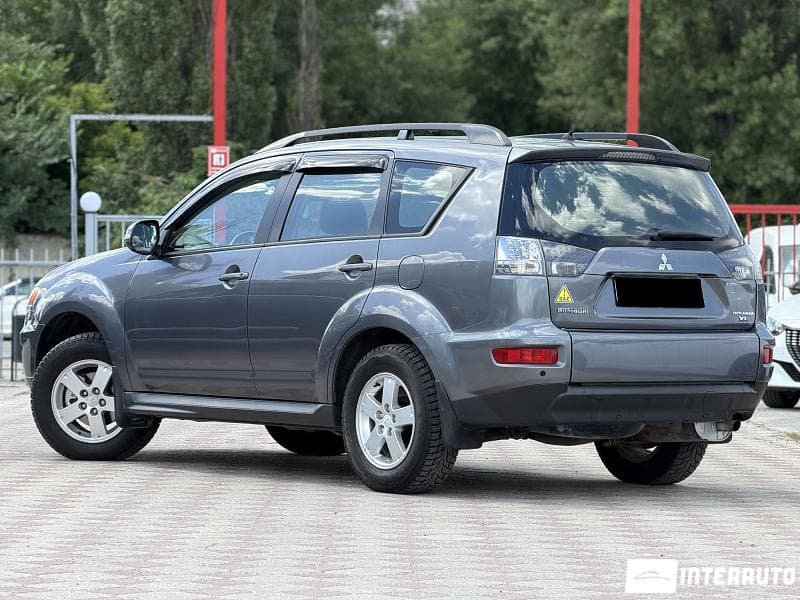 Mitsubishi Outlander XL 2011 — Миниатюра 3