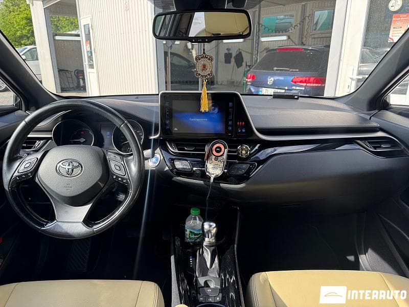 Toyota C-HR 2019 — Миниатюра 7