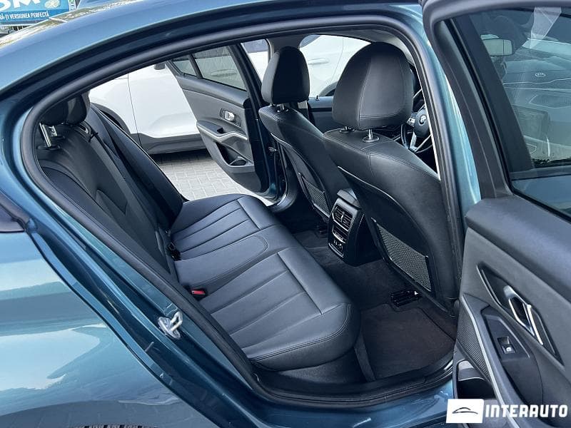 BMW 330E 2019 — Миниатюра 13
