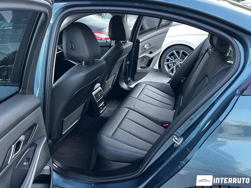 BMW 330E 2019 — Миниатюра 6