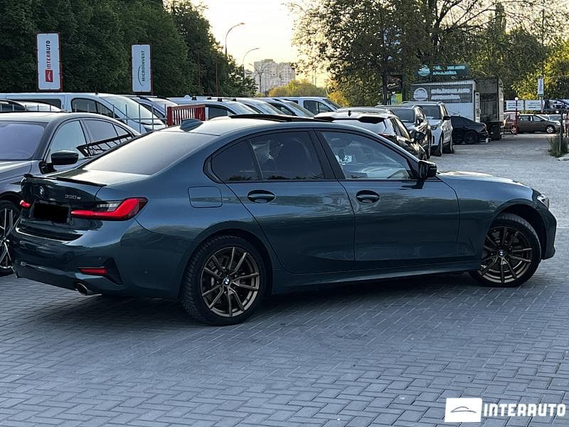 BMW 330E 2019 — Миниатюра 3