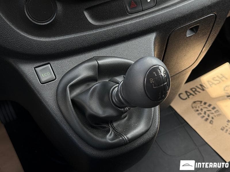 Renault Trafic 2018 — Миниатюра 12