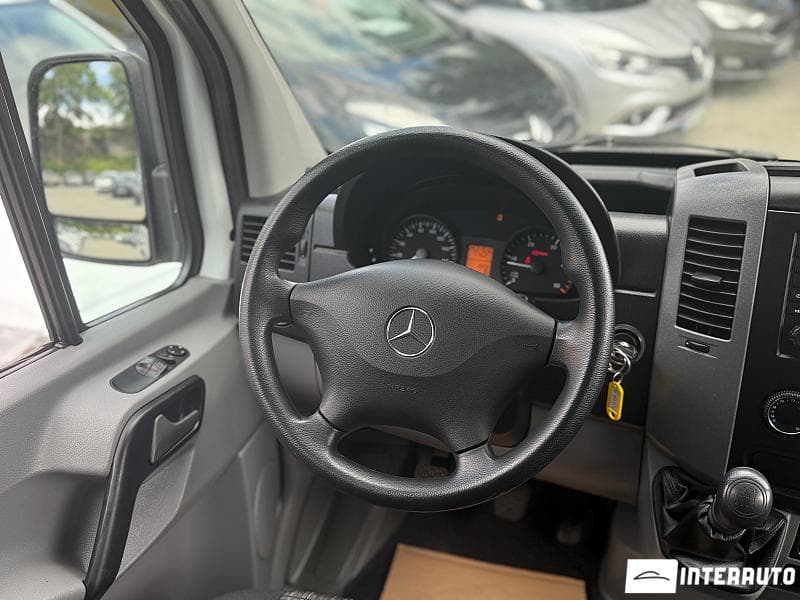 2015 Mercedes Sprinter — Miniatură 9