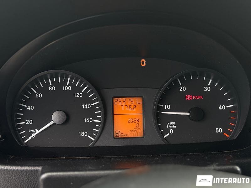 2015 Mercedes Sprinter — Miniatură 10