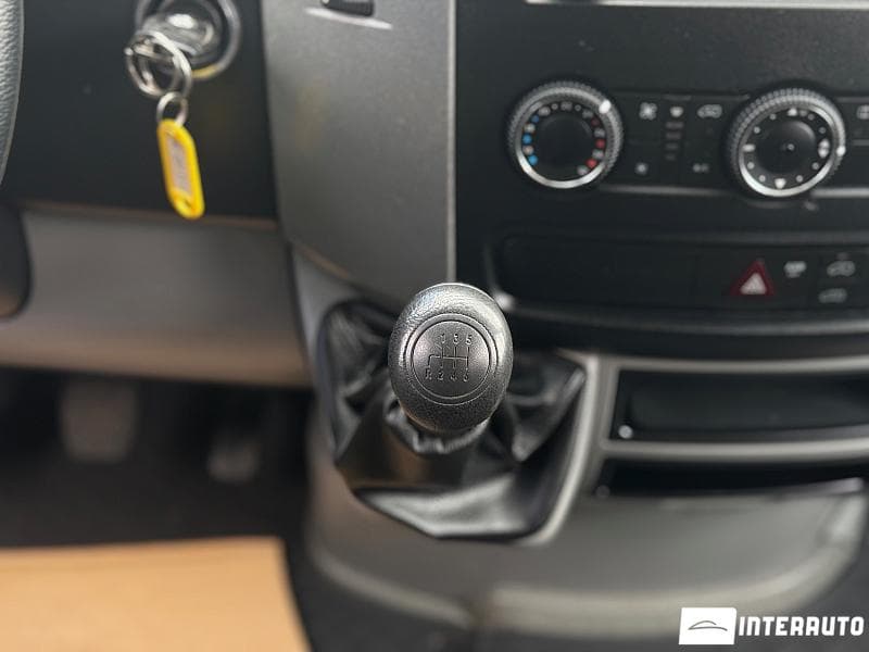 2015 Mercedes Sprinter — Miniatură 12