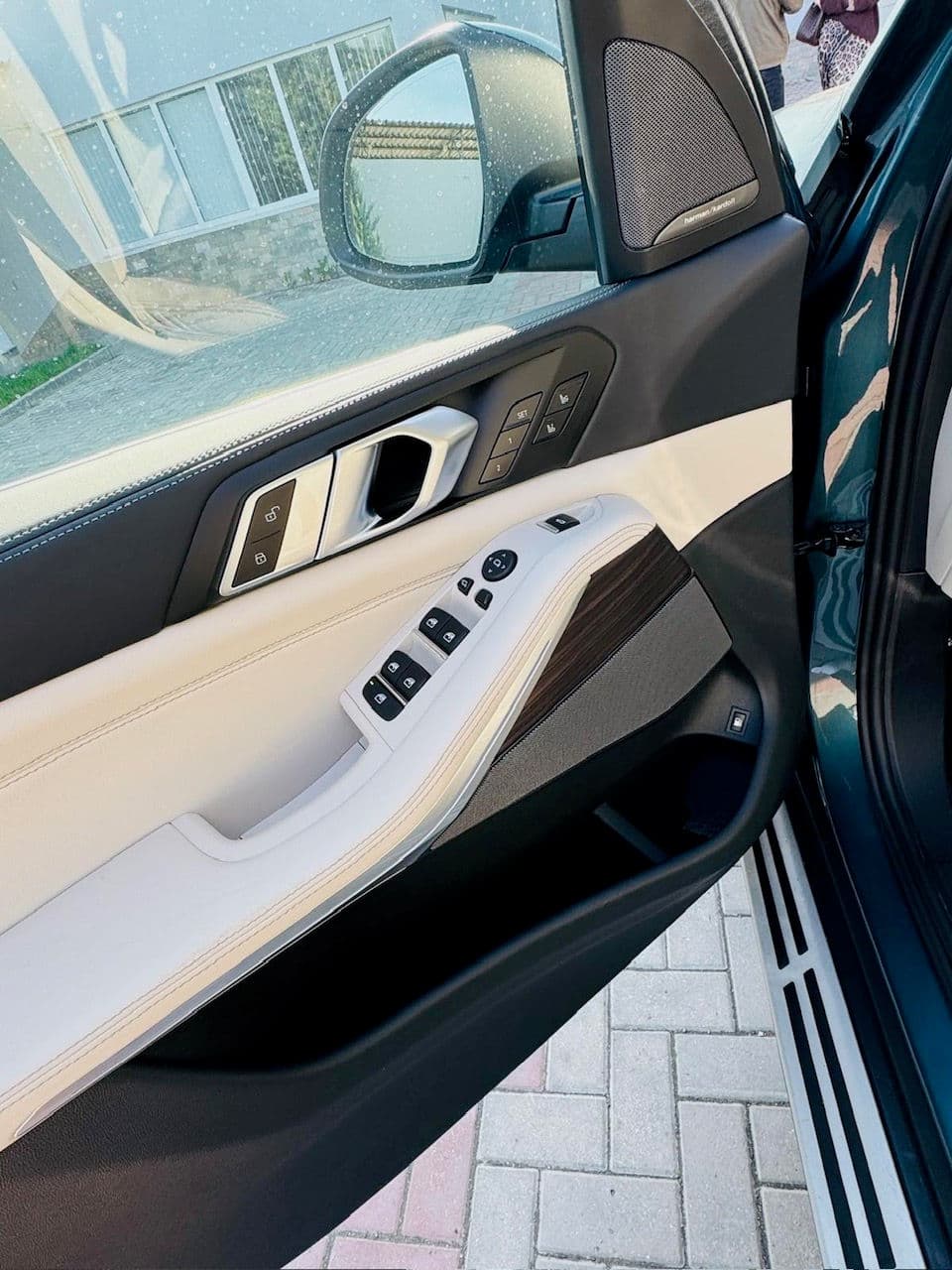 2023 BMW X5 5.0e — Miniatură 5