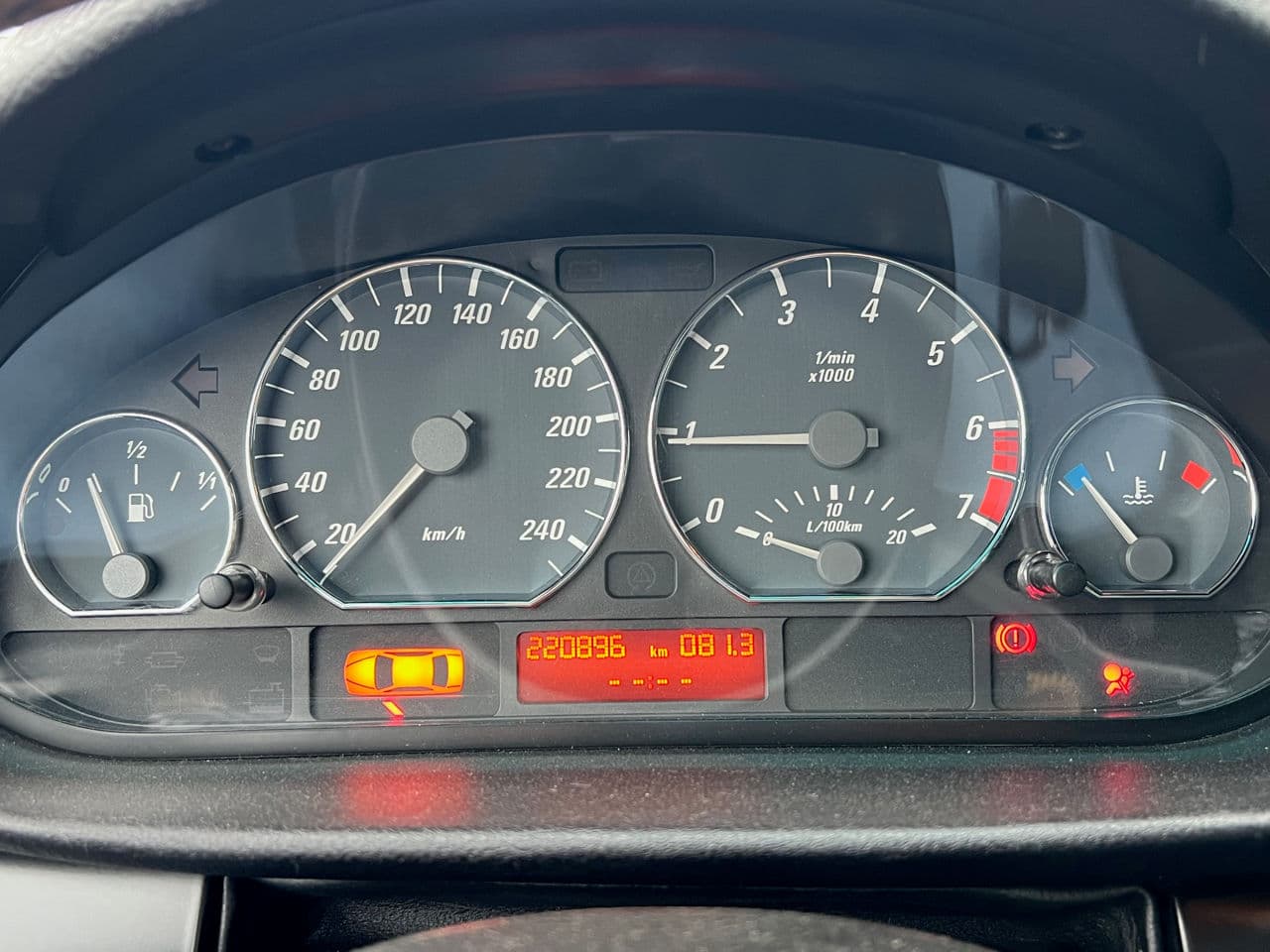 BMW 323 2002 — Миниатюра 10
