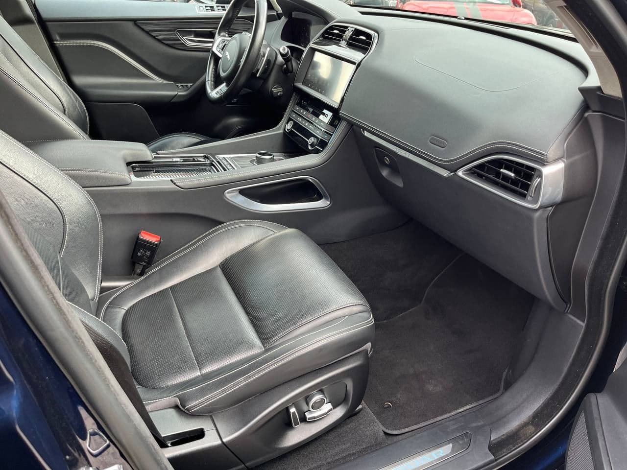 Jaguar F-Pace 2019 — Миниатюра 8