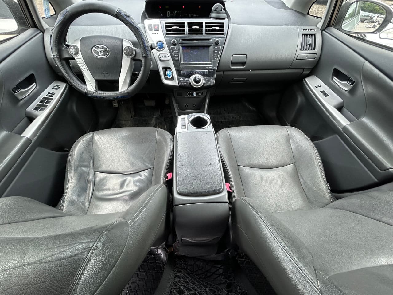 Toyota Prius Plus / V 2012 — Миниатюра 9