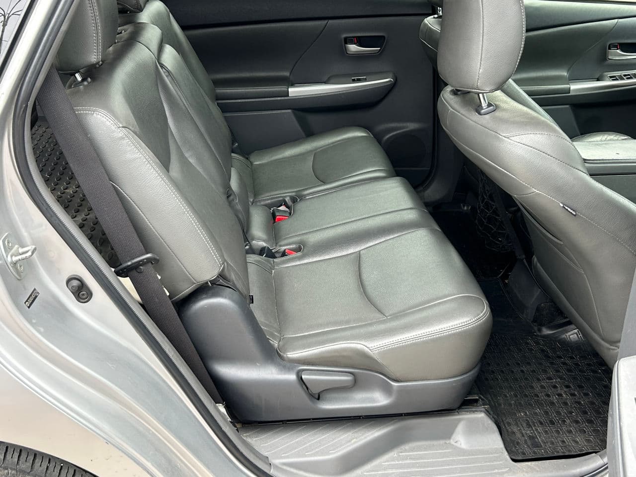 Toyota Prius Plus / V 2012 — Миниатюра 16