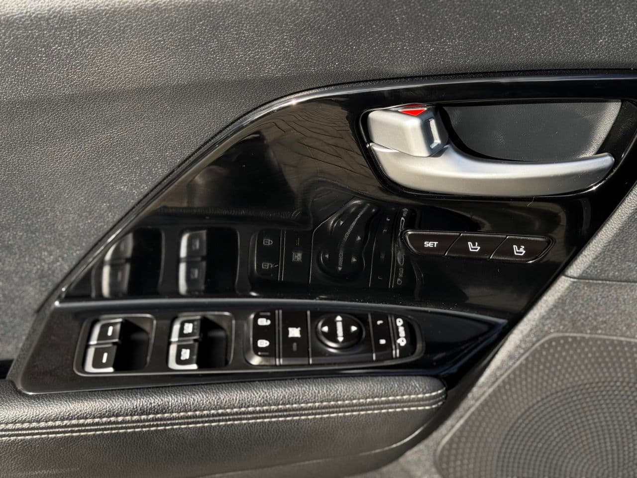 Kia Niro 2018 — Миниатюра 9