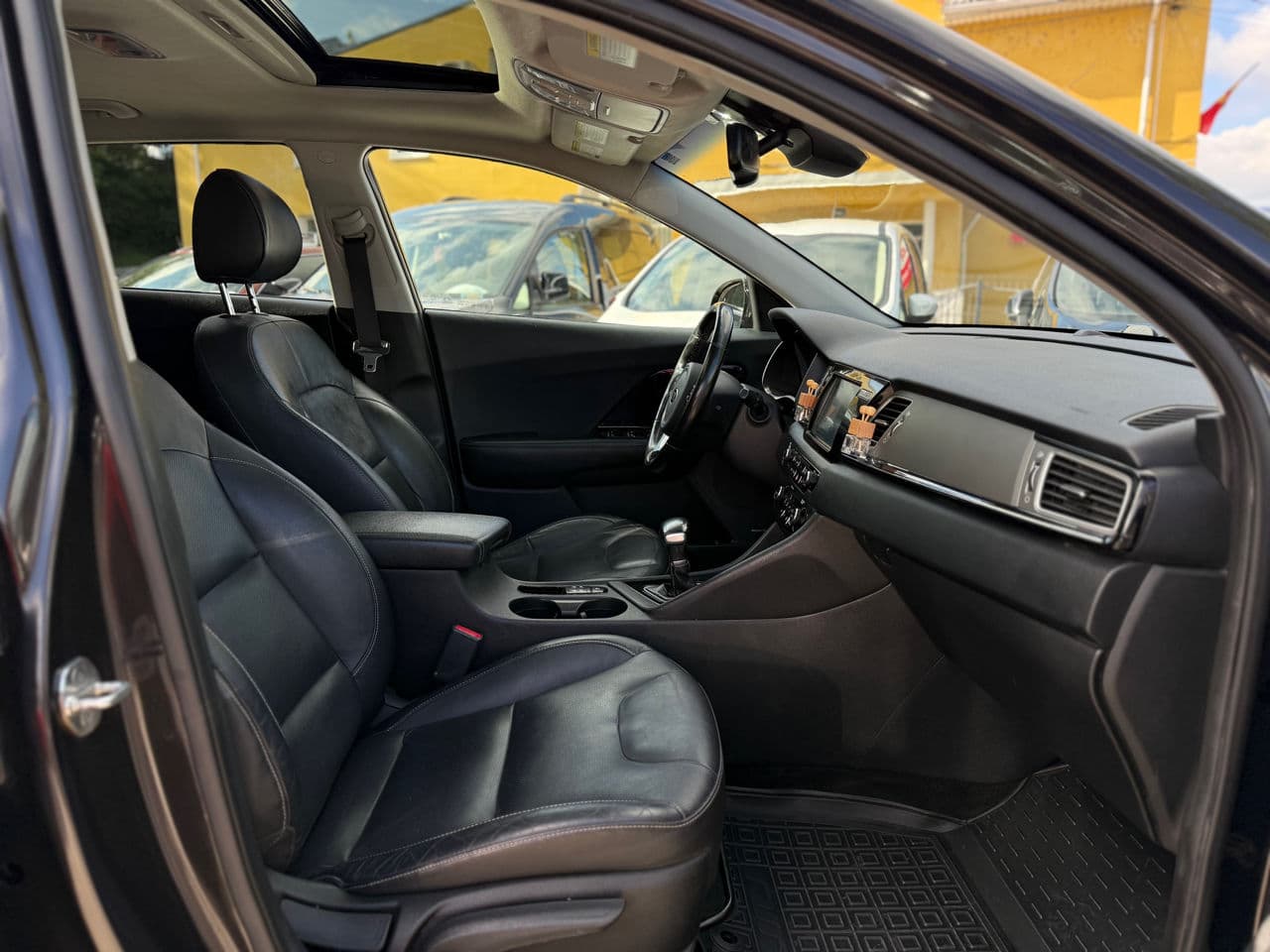 Kia Niro 2018 — Миниатюра 17