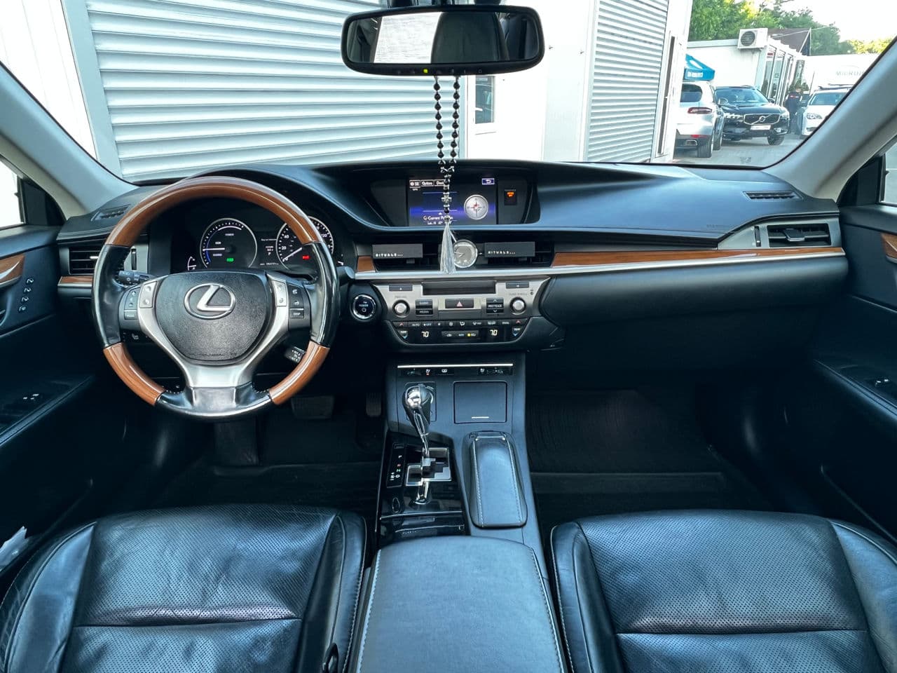Lexus ES 300h 2015 — Миниатюра 14