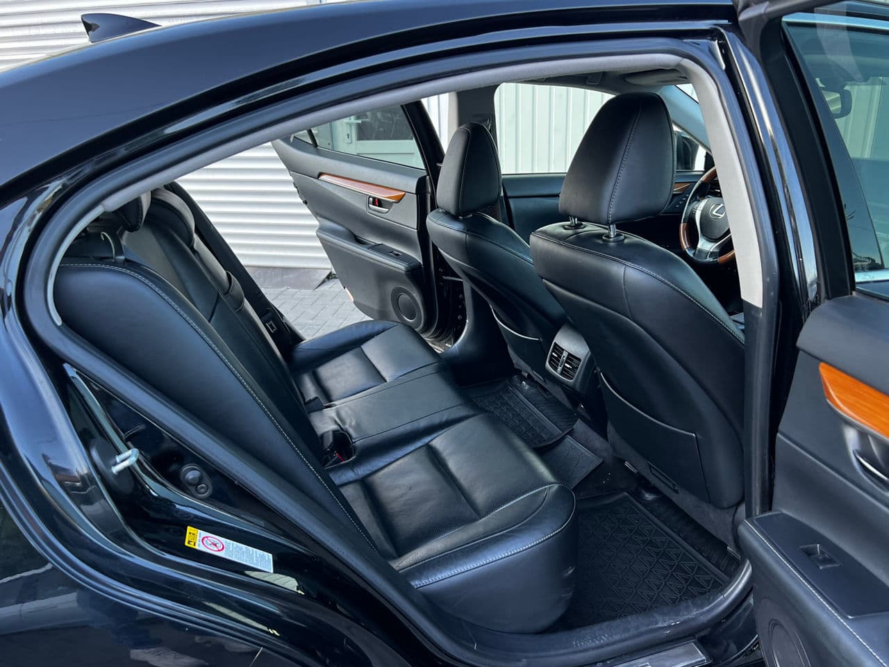 Lexus ES 300h 2015 — Миниатюра 9